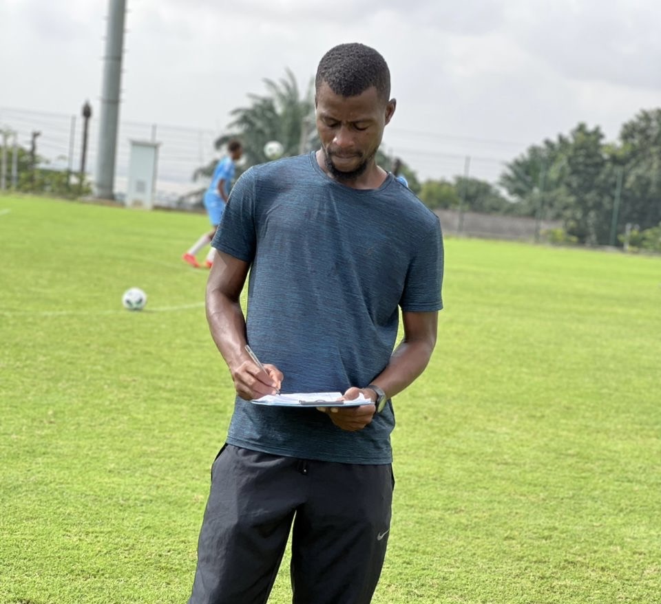 Photo de Aka Nobah Moïse Bile, Entraîneur adjoint