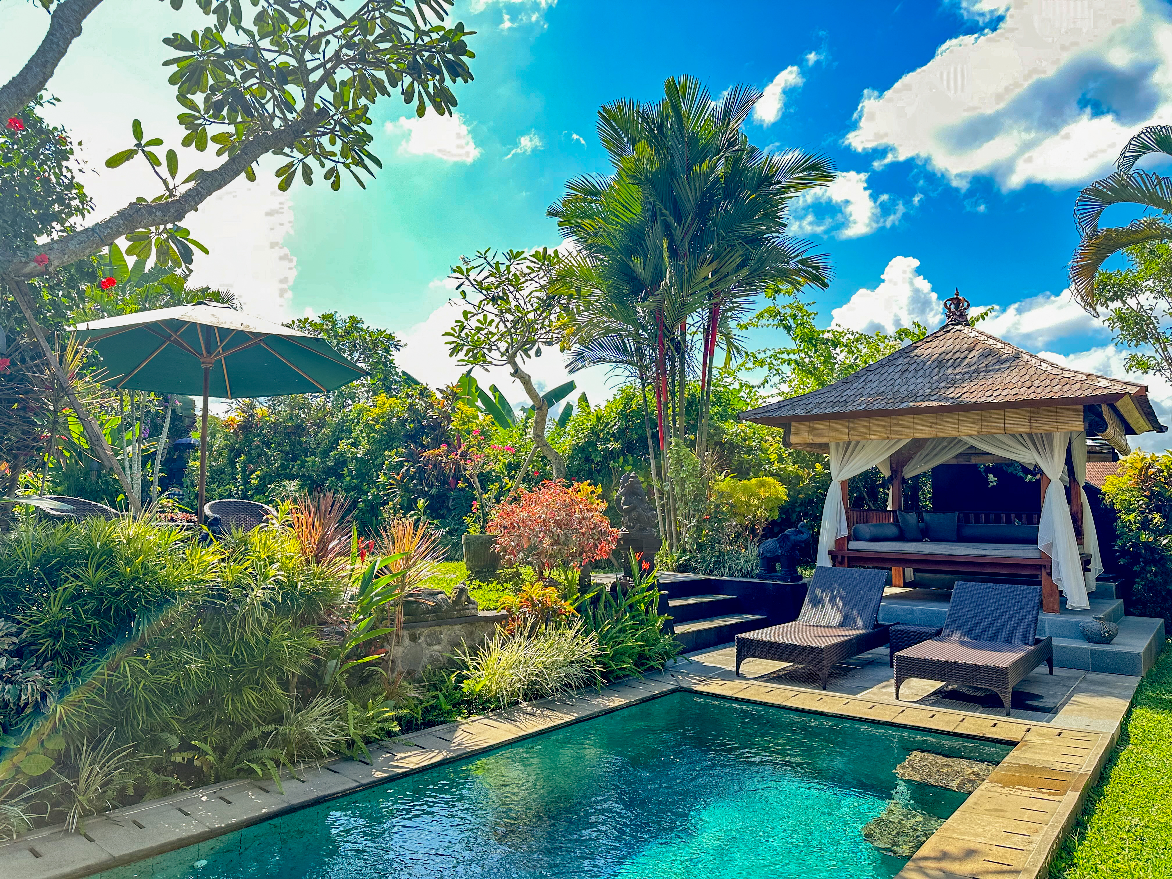 Private luxury villa in Ubud with salt pool and tropical garden